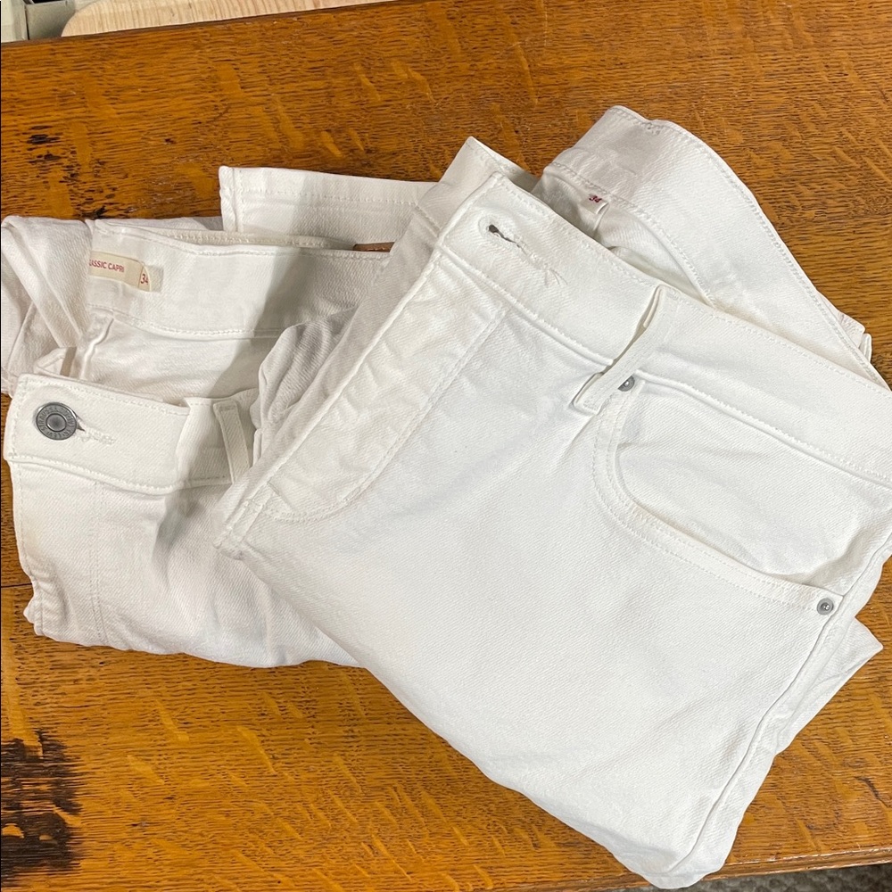 2 Pair Classic White Women's Capris